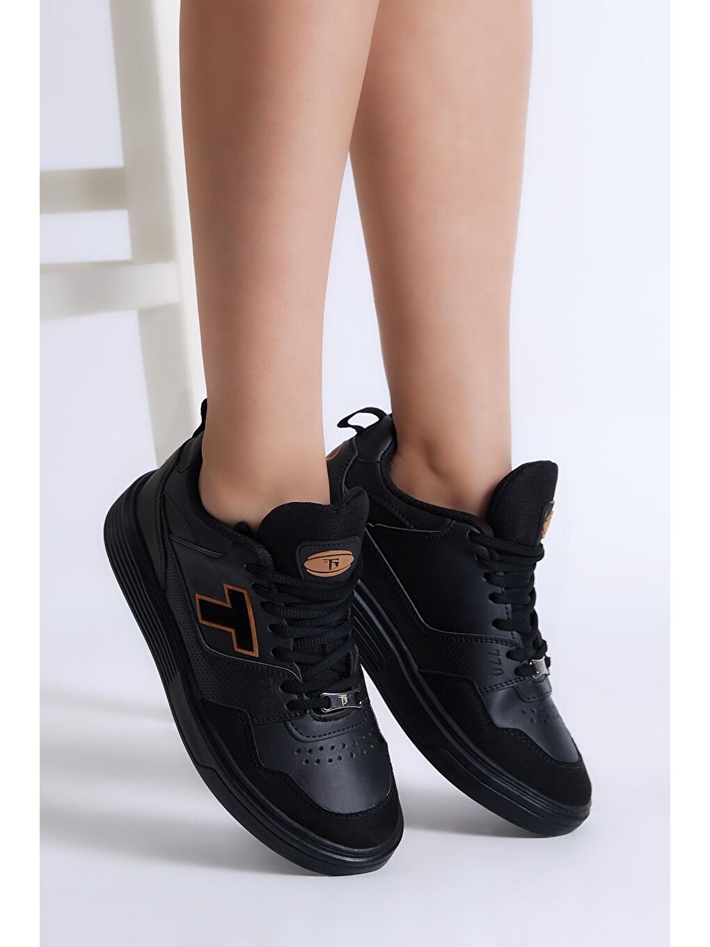 Unisex Siyah Krep Rahat Kalıp Poli Taban Bağcıklı Sneaker-2