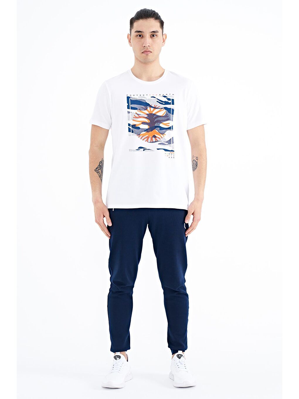 Beyaz Desen Baskılı O Yaka Standart Kalıp Erkek Tişört - 88232-2