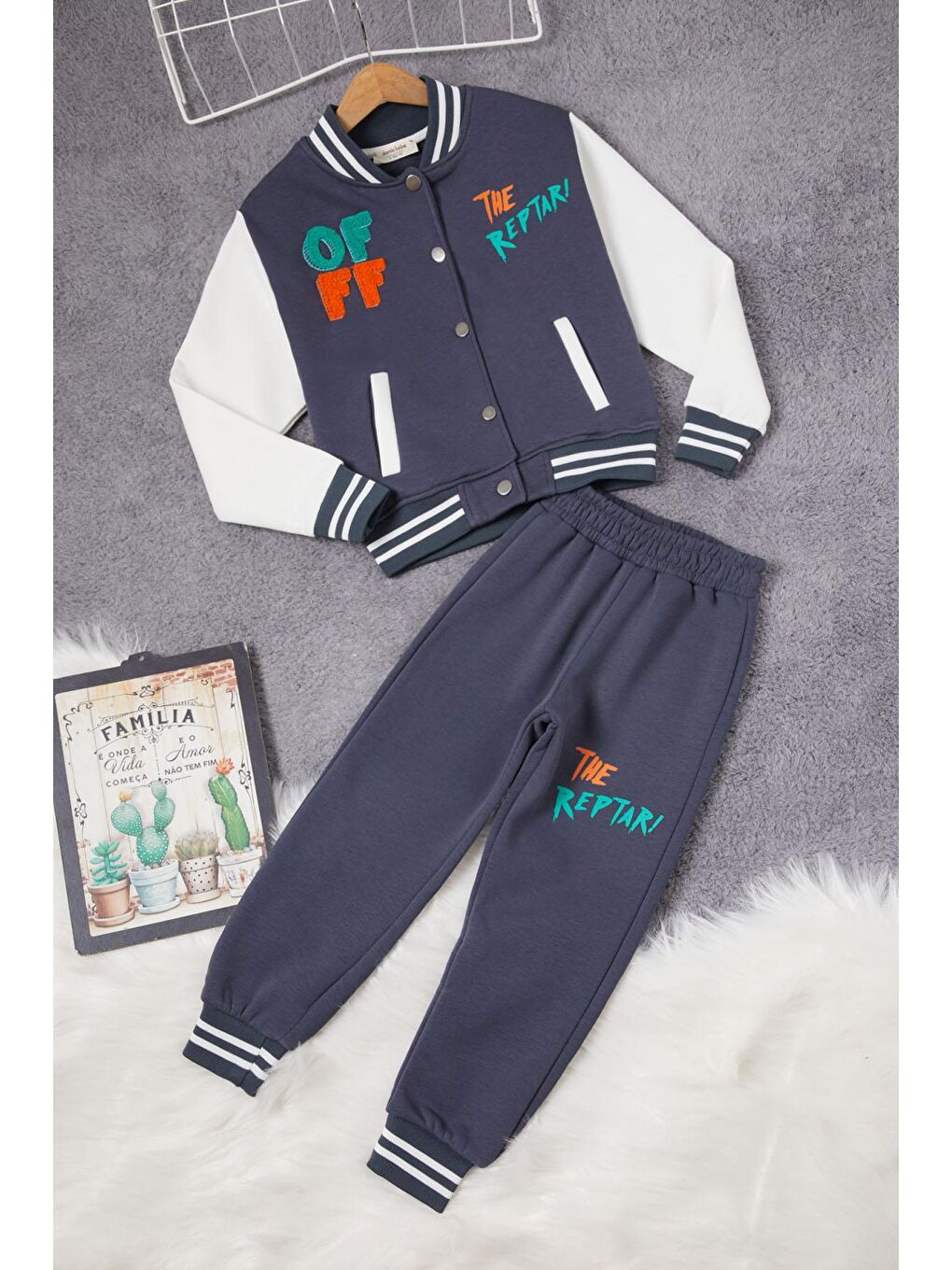 Gri Füme Sırtı Baskılı Şardonlu Erkek Çocuk Kolej Eşofman Takımı 17097-1