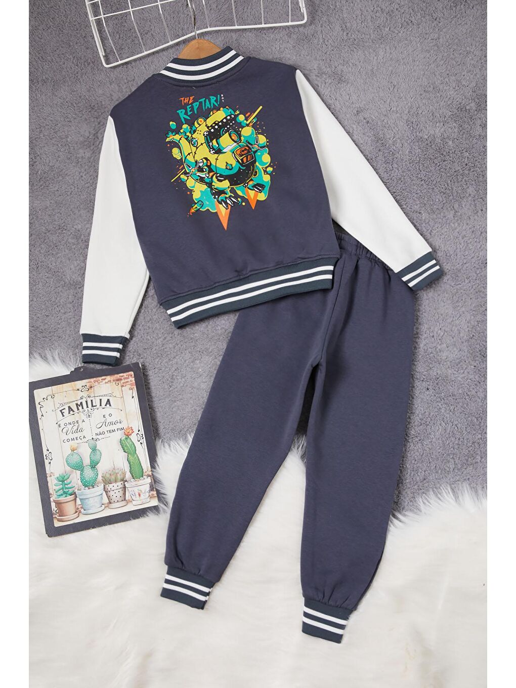 Gri Füme Sırtı Baskılı Şardonlu Erkek Çocuk Kolej Eşofman Takımı 17097-4