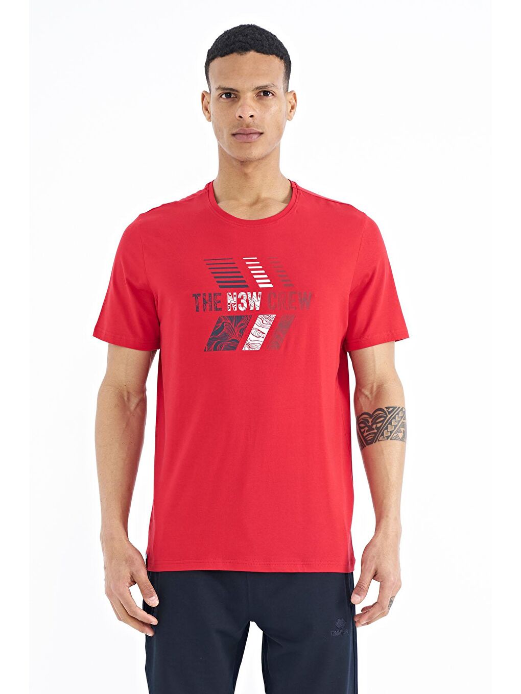 Kırmızı Baskı Detaylı O Yaka Standart Kalıp Erkek Tişört - 88175