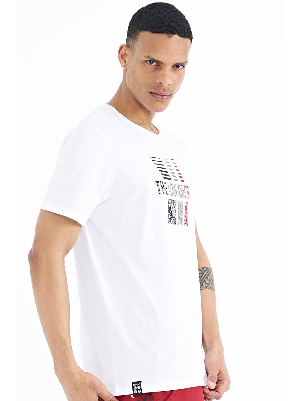 Beyaz Baskı Detaylı O Yaka Standart Kalıp Erkek Tişört - 88175-4