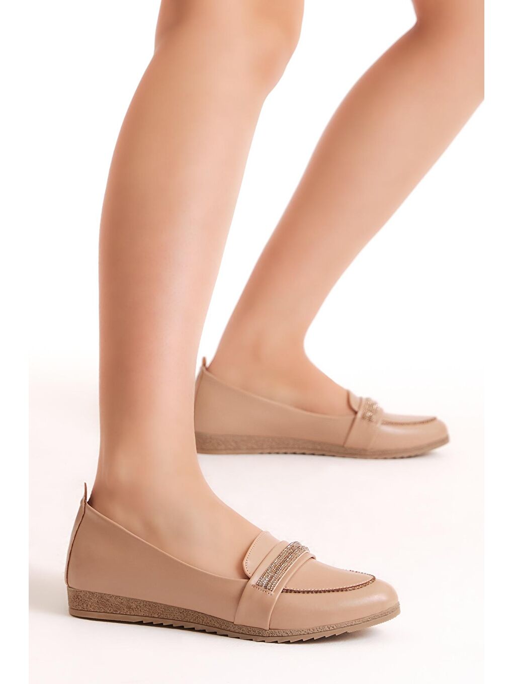 Kahverengi Kadın Vizon Rahat Kalıp Önü Taşlı Babet-1