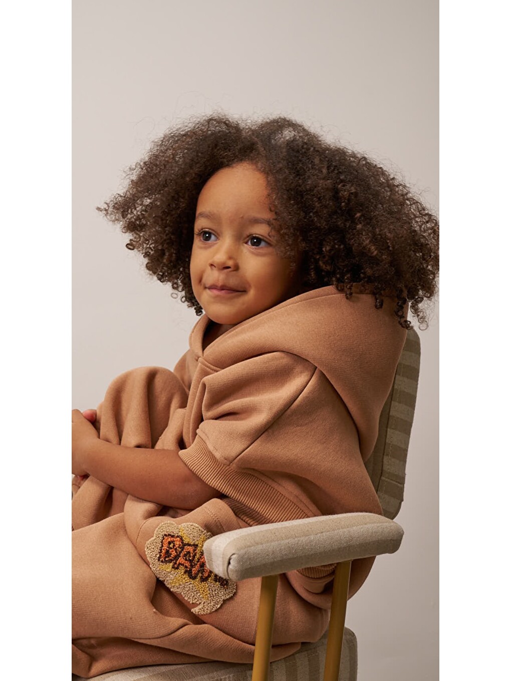 Kahverengi Sütlü Kahve Nakışlı Kapüşonlu Hoodie-2
