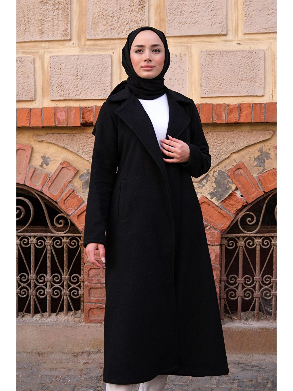 Bel Bağlamalı Çift Cepli Kaban Siyah-1