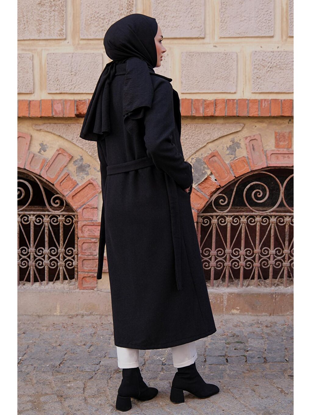 Bel Bağlamalı Çift Cepli Kaban Siyah-3