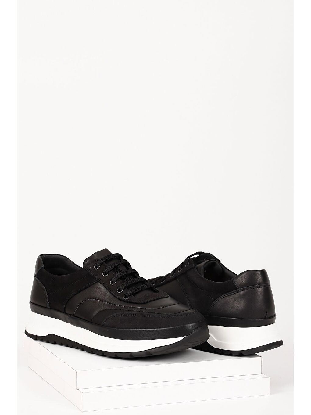 Siyah Platinum Hakiki Deri Yuvarlak Burun Bağcıklı Günlük Erkek Sneaker 42039