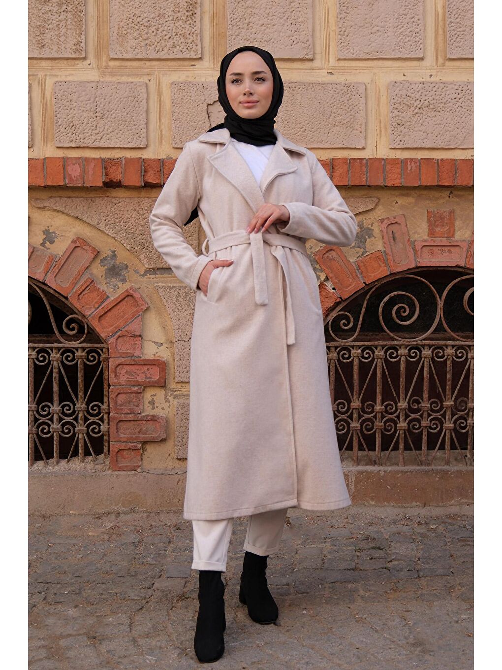 Ekru Bel Bağlamalı Çift Cepli Kaban Krem