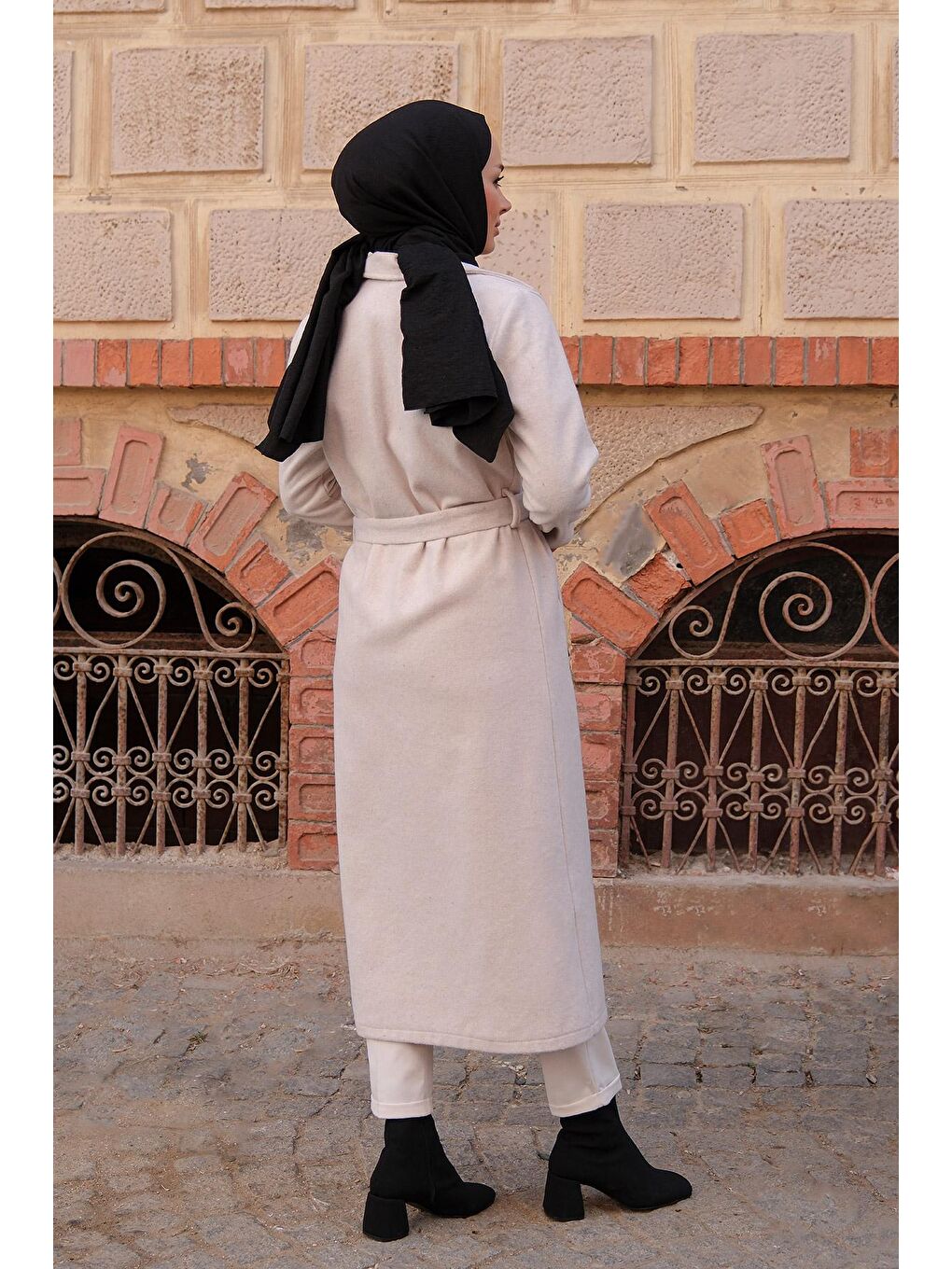 Ekru Bel Bağlamalı Çift Cepli Kaban Krem-1