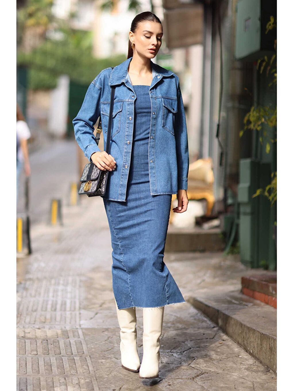 Kadın Mavi Çıtçıt Düğmeli Çift Cepli Denim Ceket-3