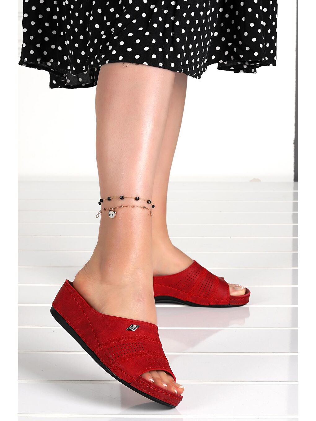 Kırmızı Günlük 4 Cm Topuklu Kadın Terlik Ary 09-779