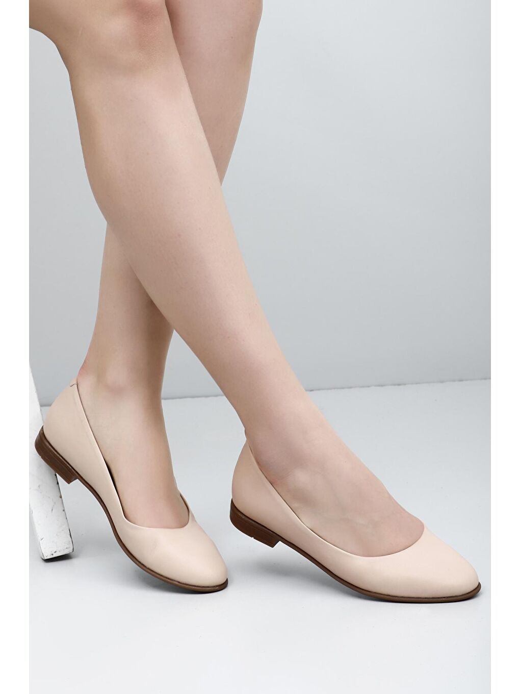 Bej Hakiki Deri Yuvarlak Burun Düz Taban Kadın Babet 24164