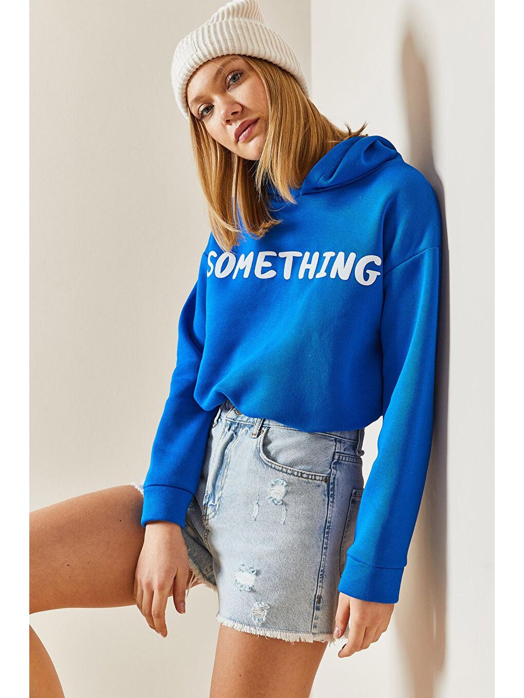 Mavi Kapüşonlü & Yazılı Crop Sweatshirt 4KXK8-47744-12