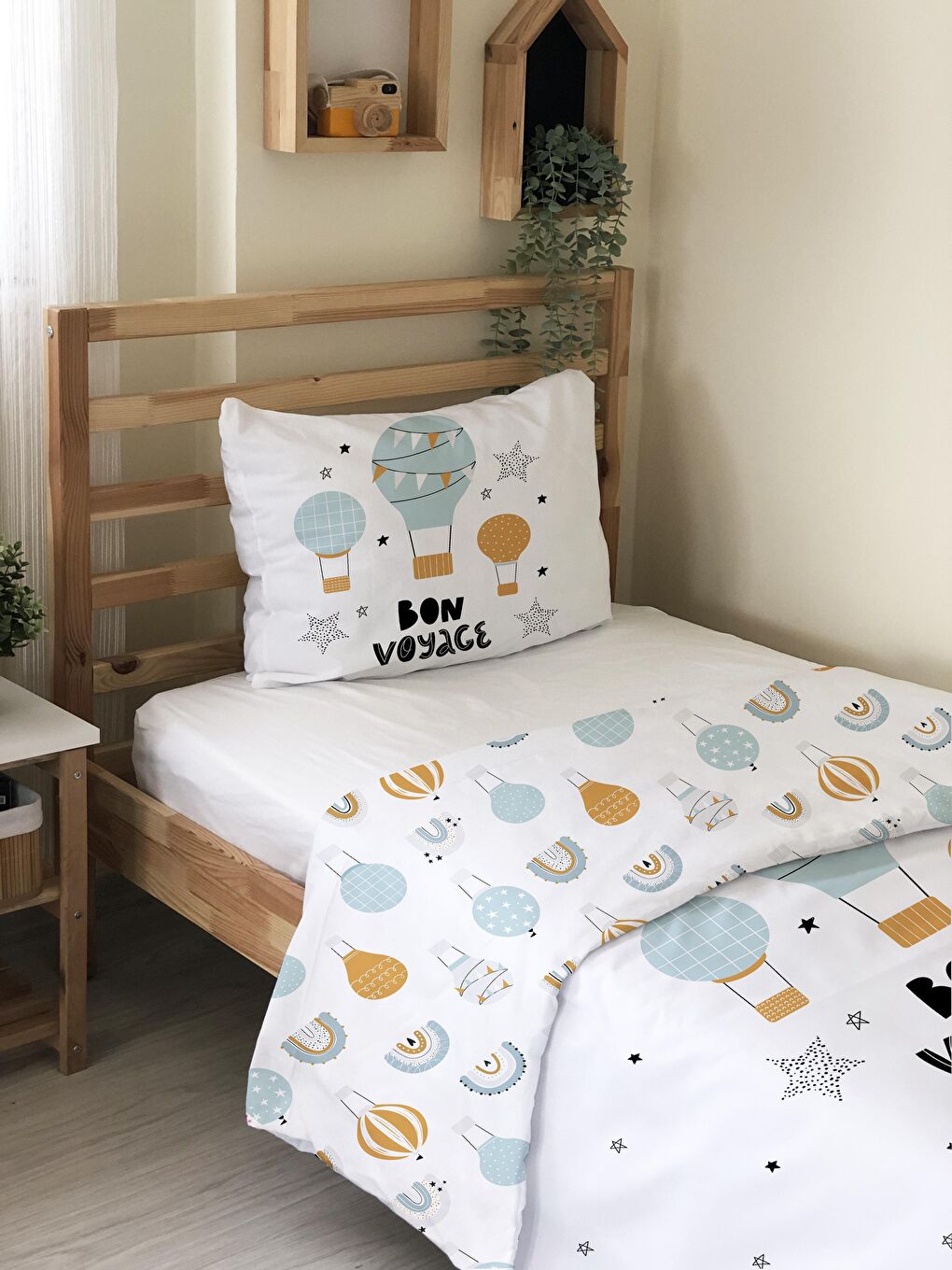 Karışık Uçan Balon desen çift taraf baskılı tek kişilik/çocuk nevresim seti  160x220 cm-1