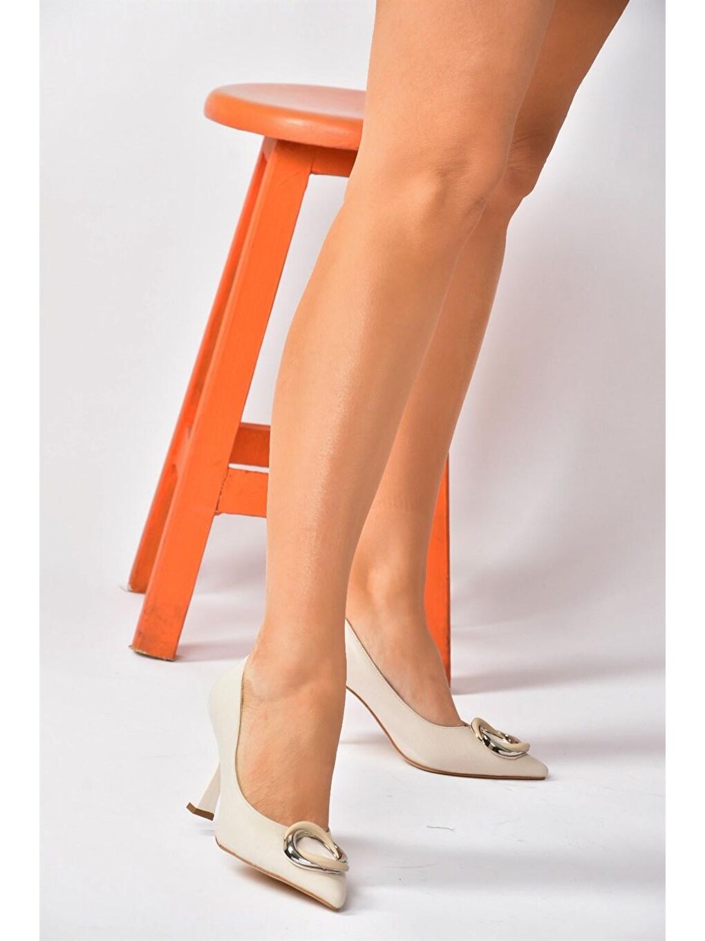 Bej Ten Kumaş Önü Toka Detaylı Kadın Topuklu Ayakkabı N944138204-1