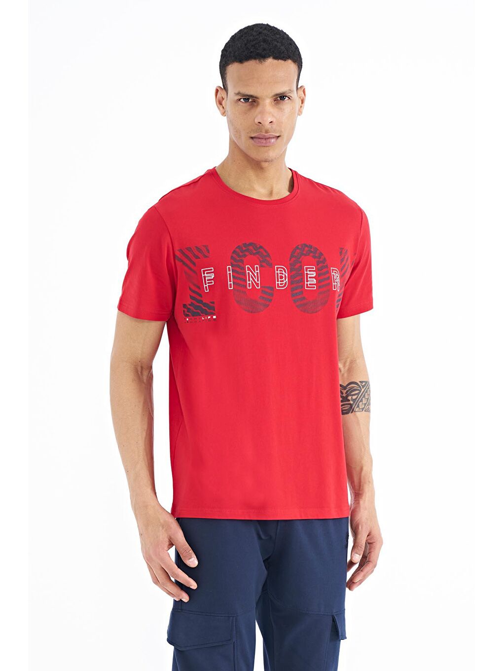 TOMMYLIFE Kırmızı Yazı Baskı Detaylı O Yaka Standart Kalıp Erkek T-Shirt - 88187 - 4