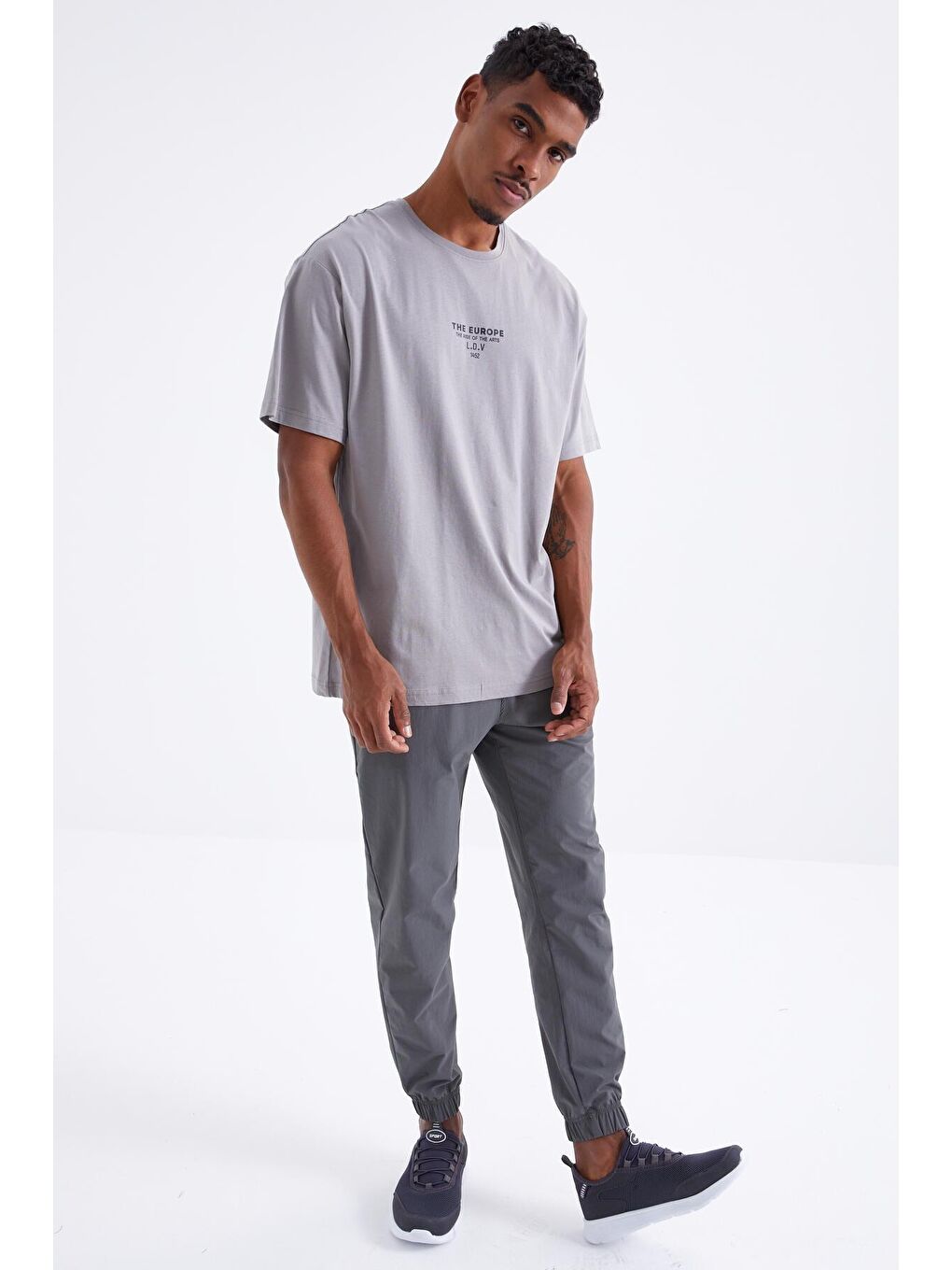 TOMMYLIFE Gri Sırt Baskılı O Yaka Erkek Oversize T-shirt - 88091 - 4