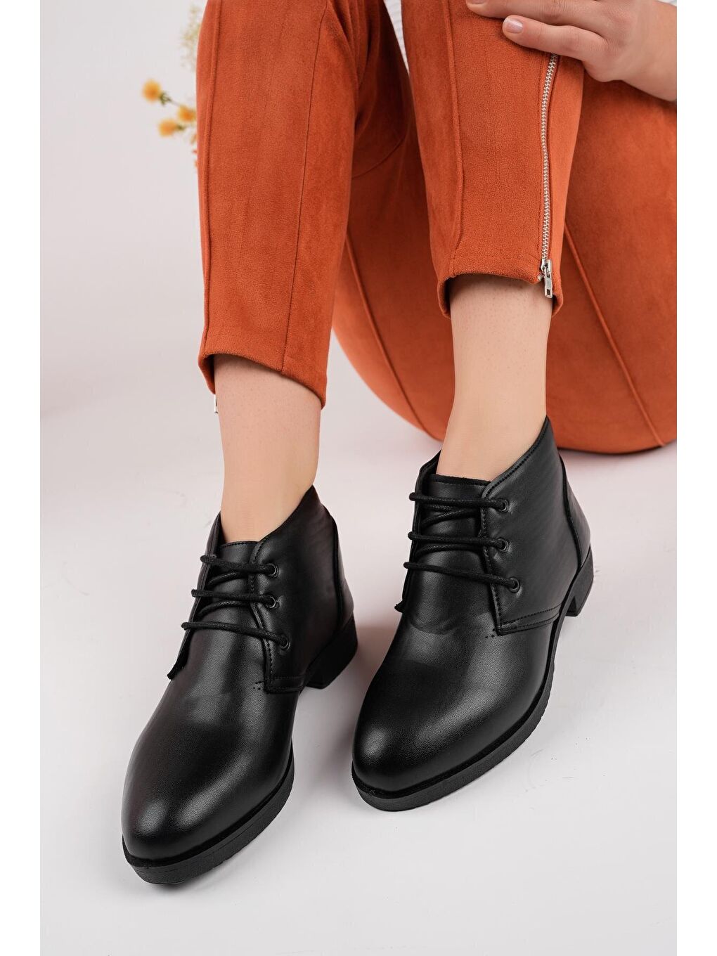 Siyah MİLA  Garantili Bağcıklı Kadın Bot-1