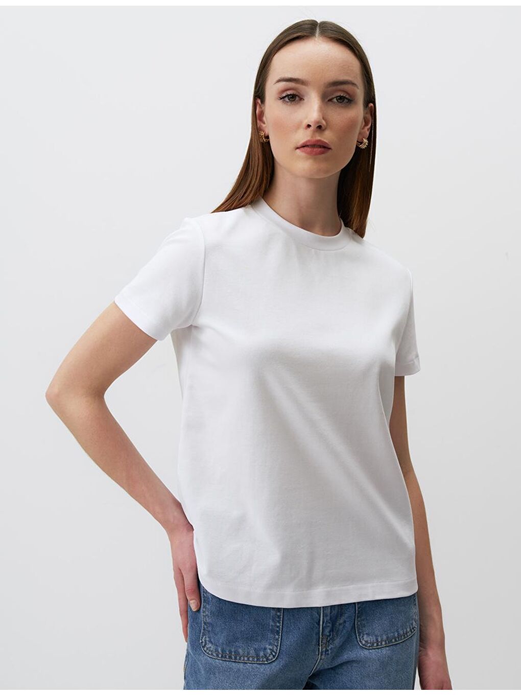 Beyaz Basic Bisiklet Yaka Kısa Kollu Tişört