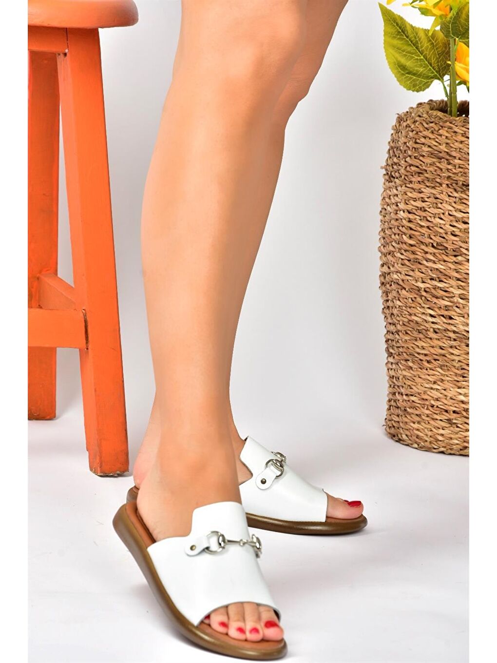 P291009303 Beyaz Kadın Terlik-3