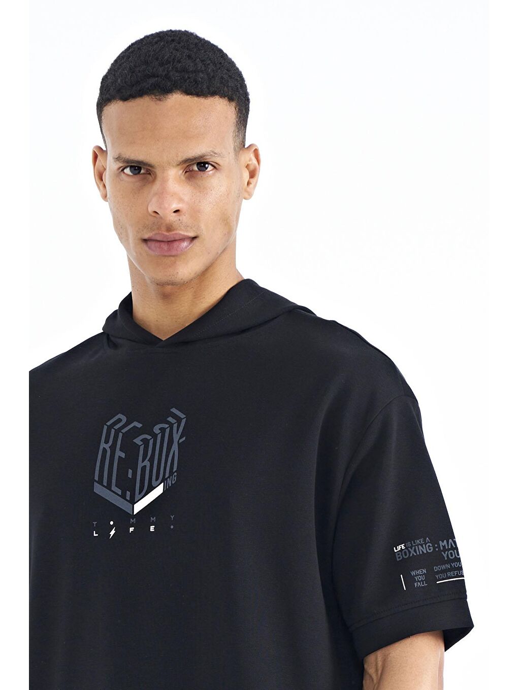 Siyah Kol ve Ön Baskılı Kapüşonlu Oversize Erkek Tişört - 88194-2