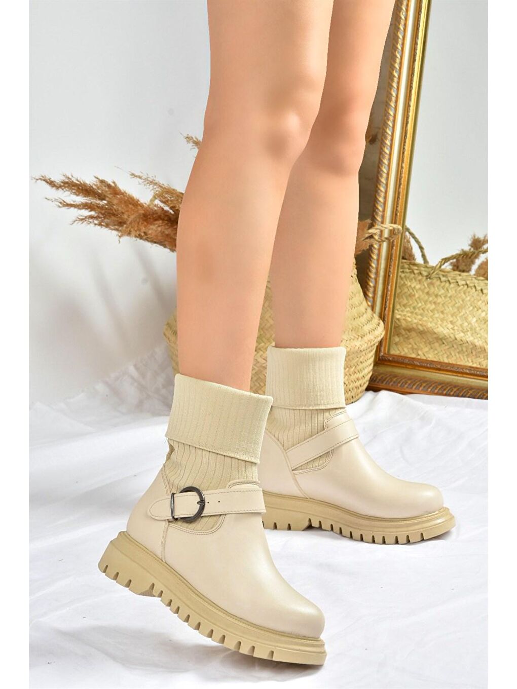 L5240217 Bej Kadın Bot-2