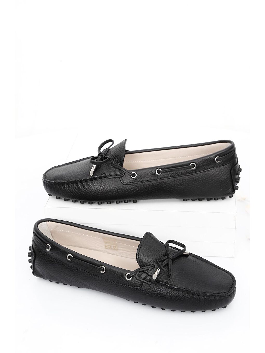 Siyah SİYAH  Platinum Hakiki Deri Yuvarlak Burun Fiyonklu Günlük Kadın Ayakkabı 34258-1