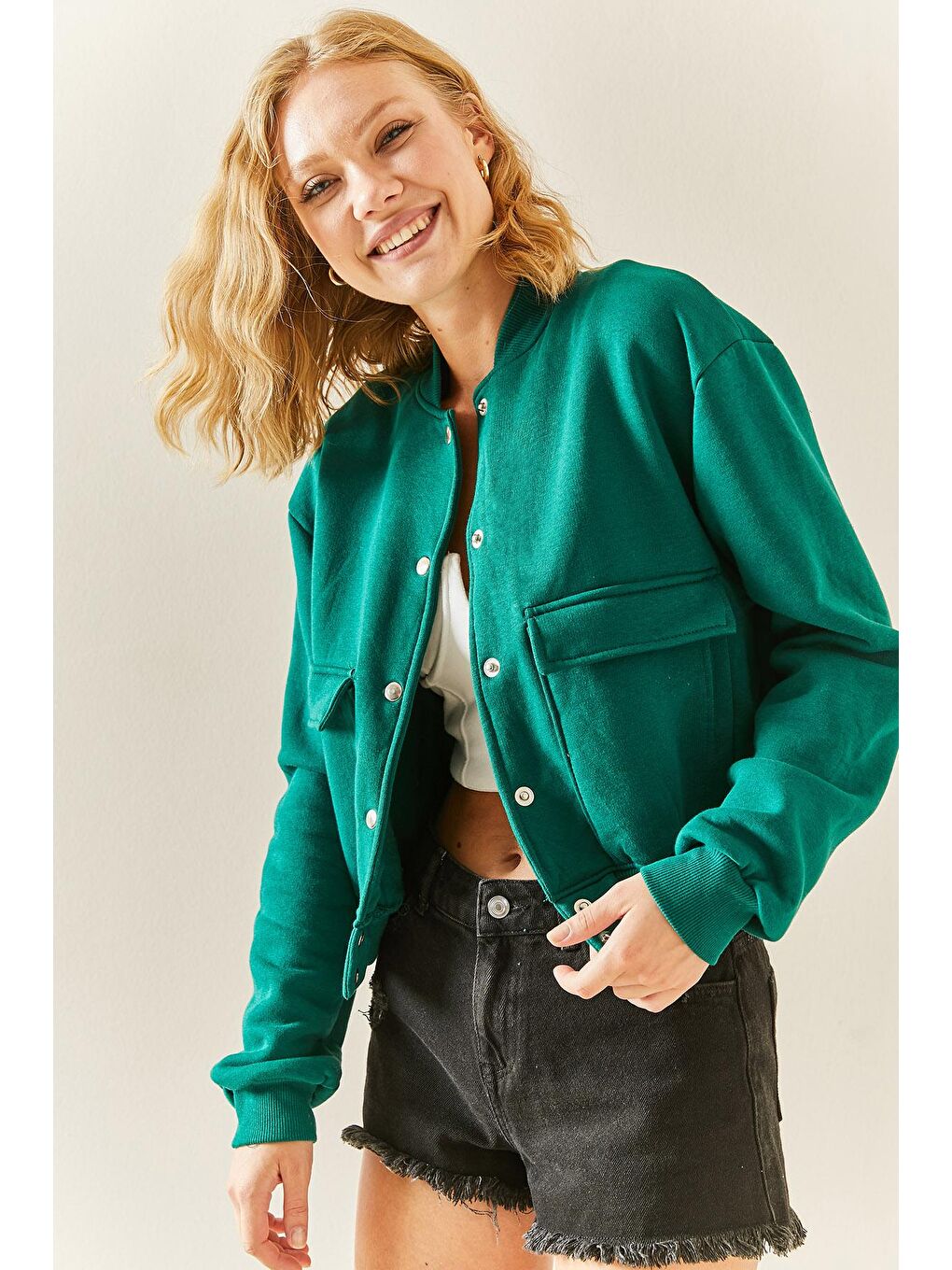 Zümrüt Yeşili Çıtçıt Düğmeli Crop Bomber Ceket 3YXK4-47551-44-4