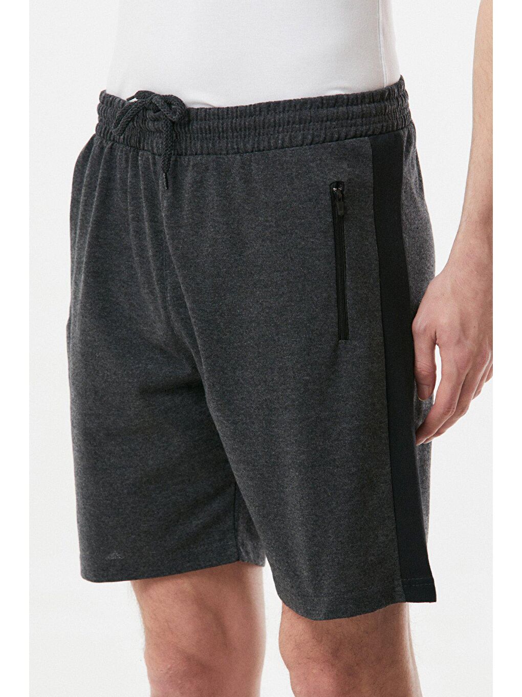 Antrasit Baskılı Cepleri Fermuarlı Şort-3