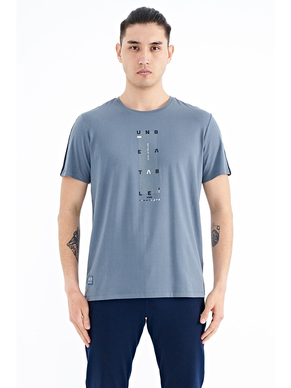 Petrol Kol Şerit Detaylı O Yaka Standart Kalıp Erkek Tişört - 88234