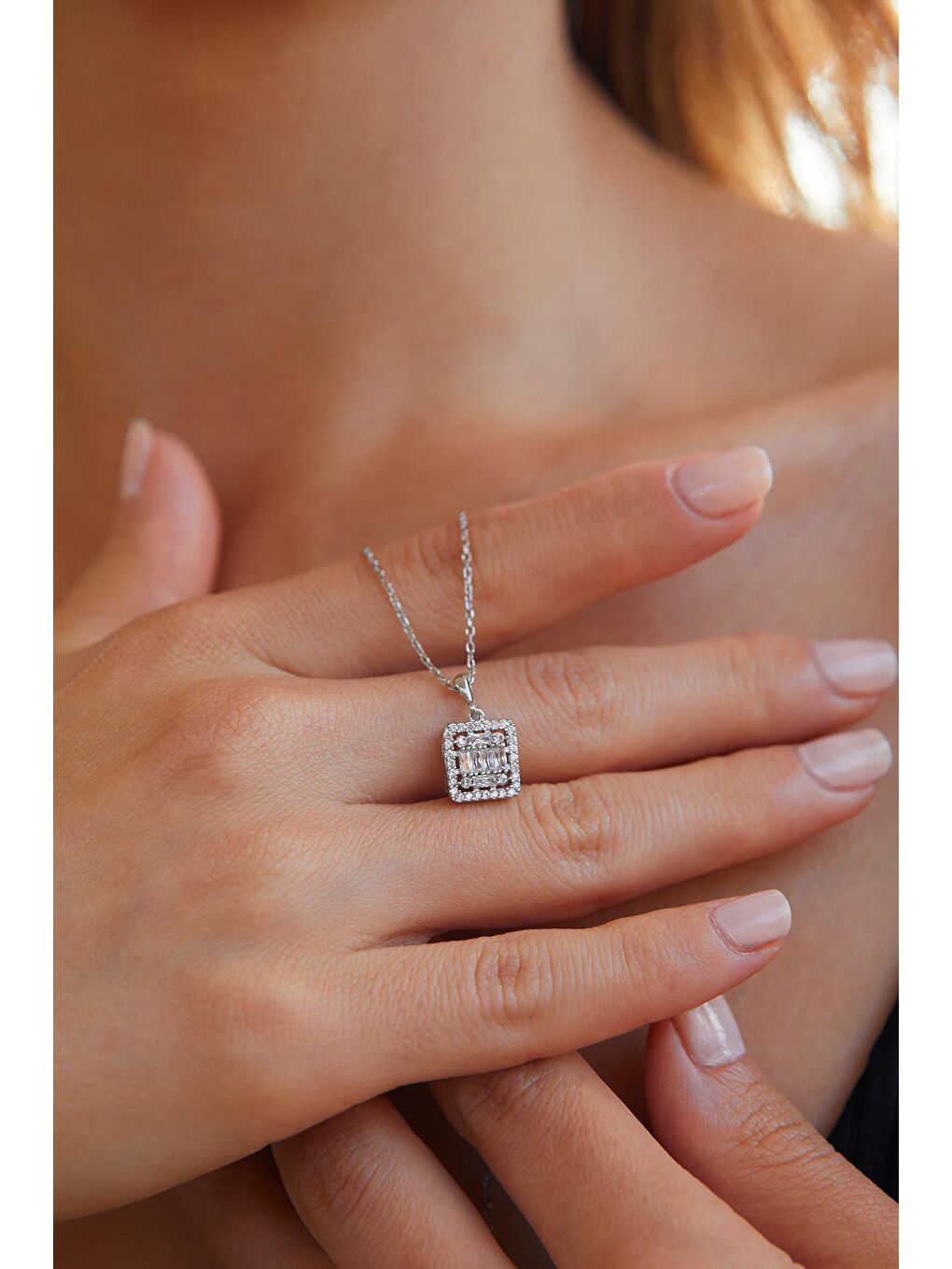 Gri Kadın Gümüş Kaplama 925 Ayar Gümüş Baget Taşlı Kolye-1