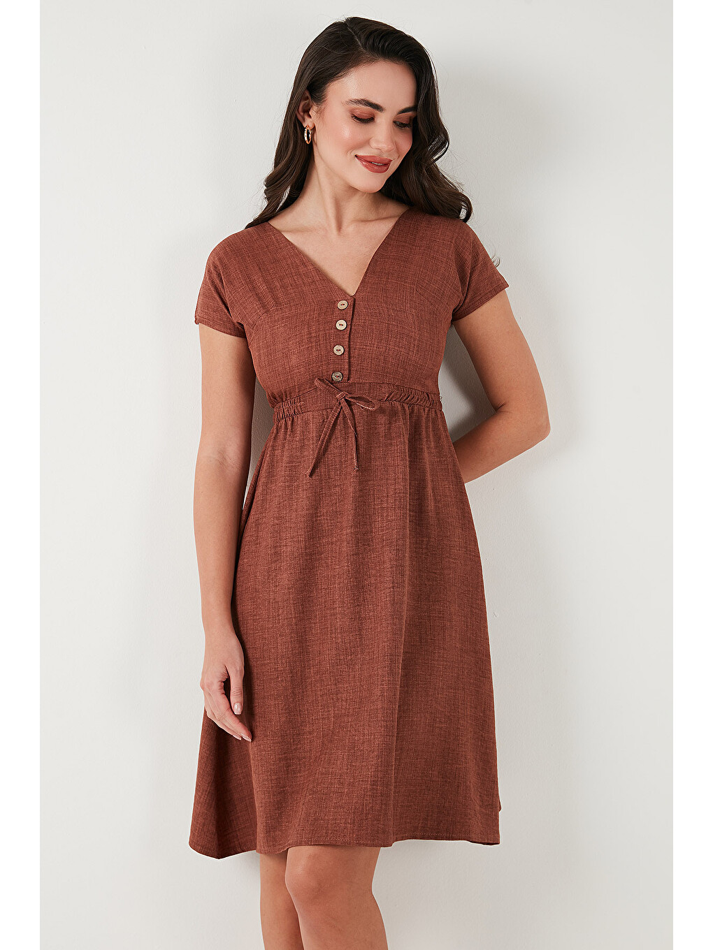 Kahverengi Önü Düğmeli V Yaka Regular Fit Kısa Kollu Midi Elbise 5865747-5