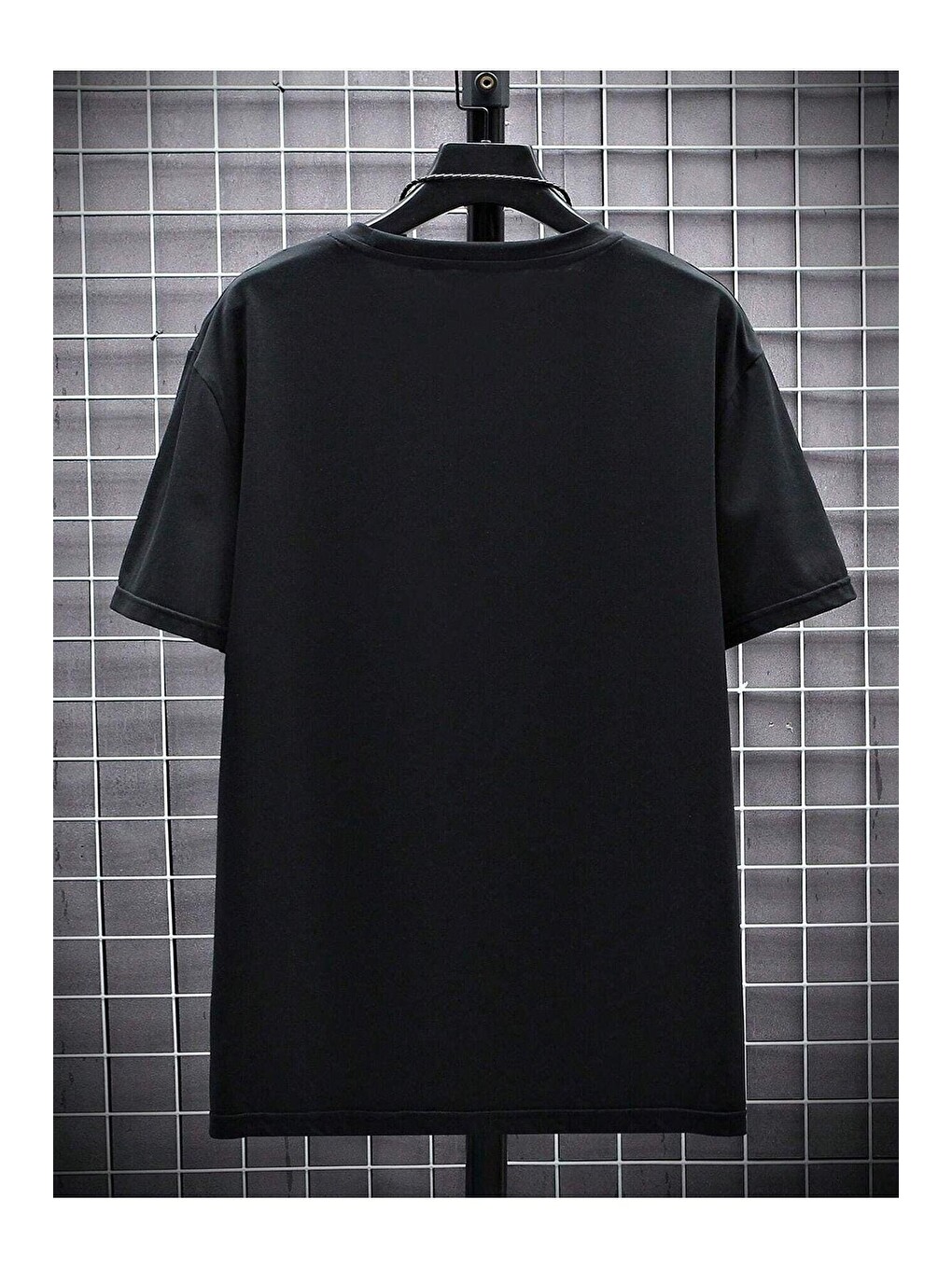 Kadın Siyah Oversize Çiçekli Queen Baskılı Tişört-1