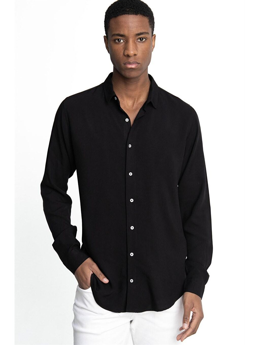 Siyah Slim Fit Dar Kesim Uzun Kol Dökümlü Viskon Şık Erkek Gömlek
