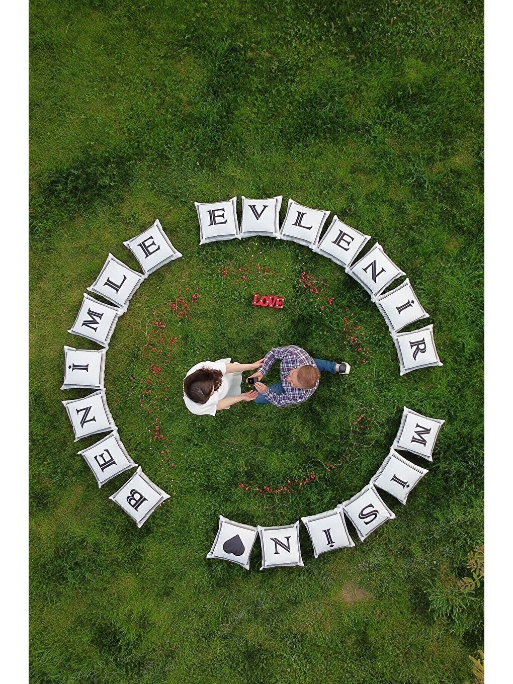 Beyaz Sonsuz Sembollü Kırlent Kılıfı Kadife 43x43 Cm Çift Taraflı Sonsuzluk Kedi Desenli Evlilik Teklifi-3