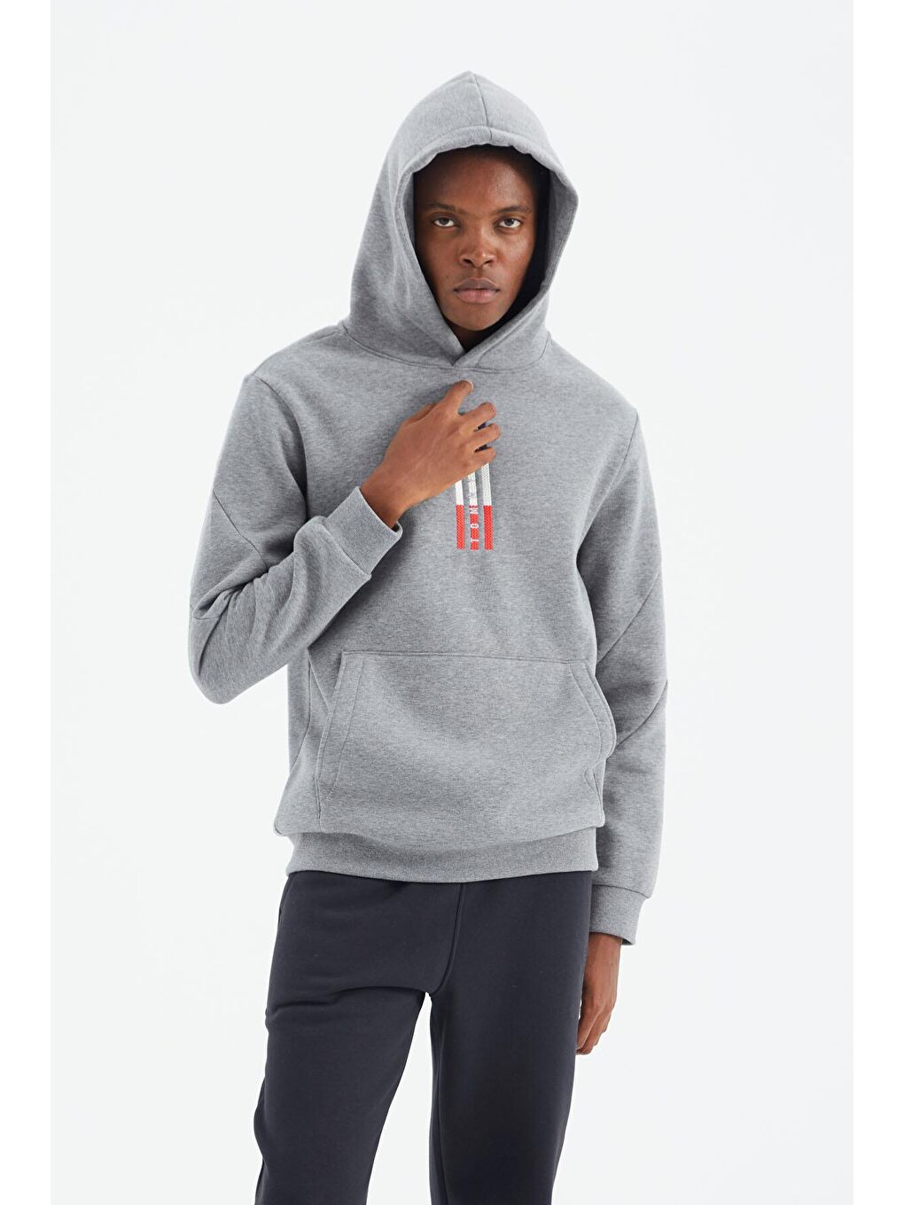 TOMMYLIFE Gri Melanj Kapüşonlu Nakış Detaylı Rahat Kalıp Erkek Sweatshirt - 88291 - 4