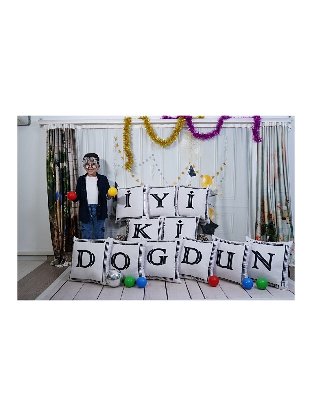 Beyaz Harfli Kırlent Kılıfı Kadife 43x43 Cm Çift Taraflı Y Harfi Kedi Desenli Evlilik Teklifi Doğum Günü-3