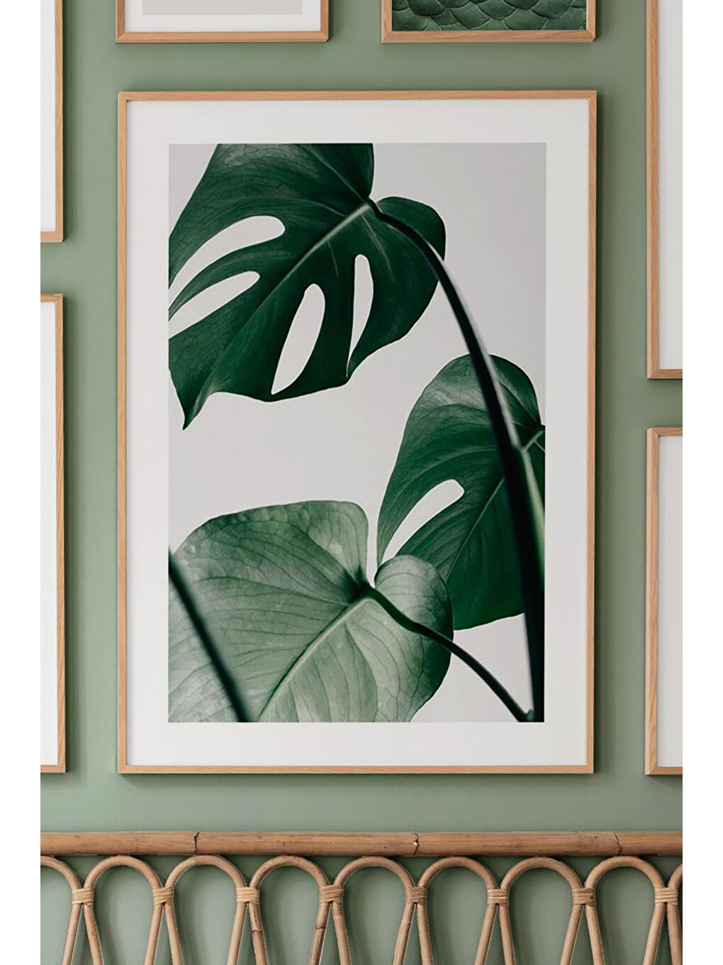 Beyaz Tek Parça Ahşap Çerçeveli Poster Tablo - TEKHAMCERCEVE46