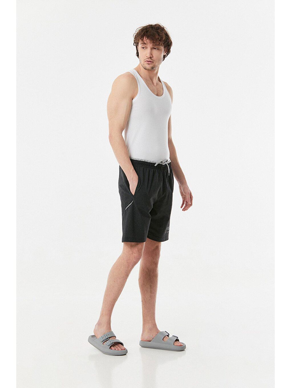 Gri Baskılı Beli Bağcıklı Şort-2