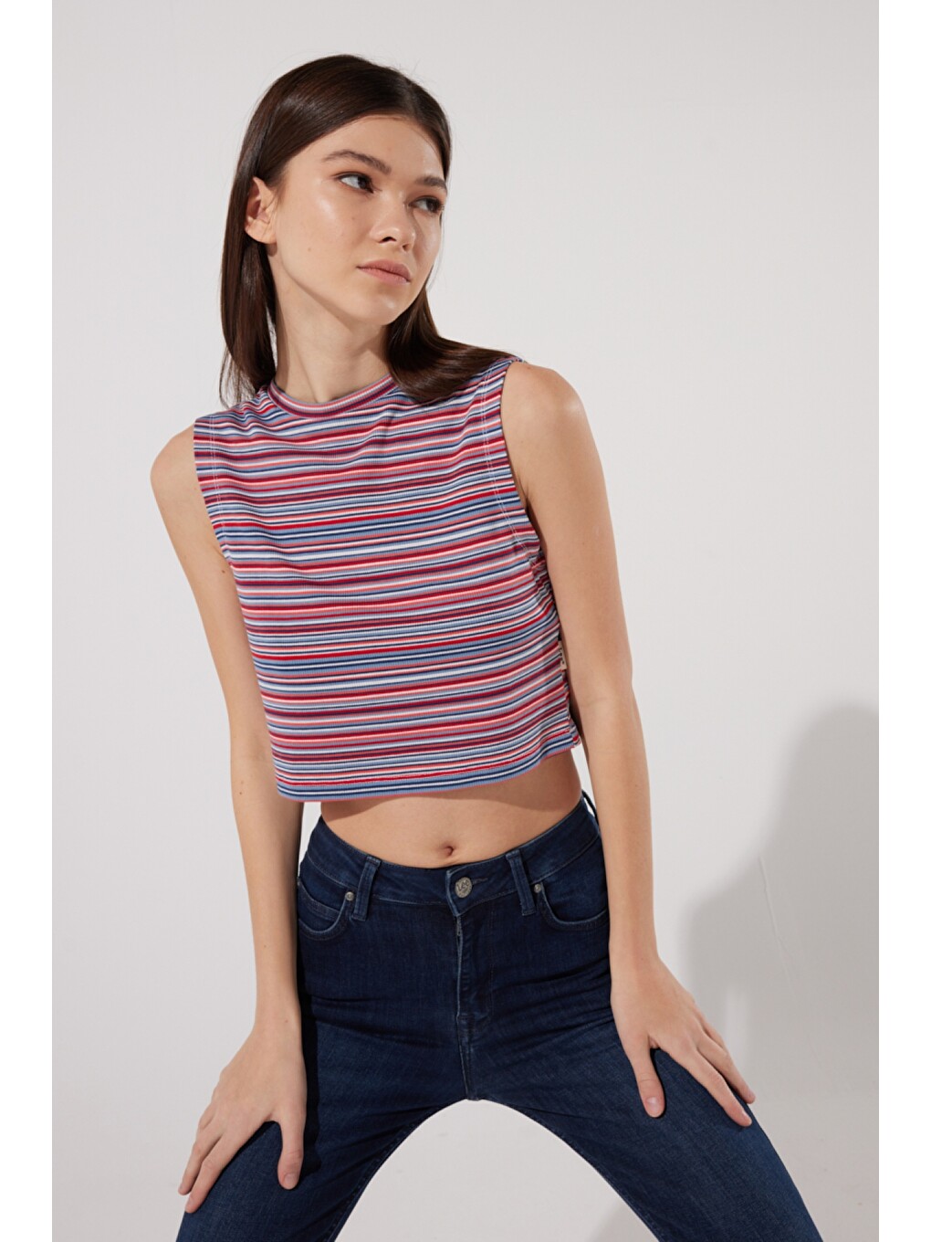 Karışık Slim Fit Dar Kesim Bisiklet Yaka Kolsuz Crop Renkli Esnek Tişört