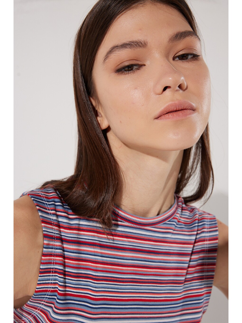 Karışık Slim Fit Dar Kesim Bisiklet Yaka Kolsuz Crop Renkli Esnek Tişört-2