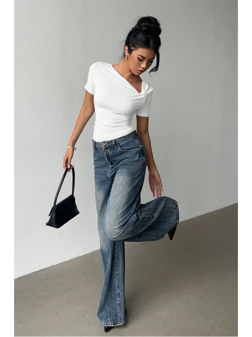 Kadın Beyaz Çapraz Yaka Kısa Kollu Slim Fit Bluz-1