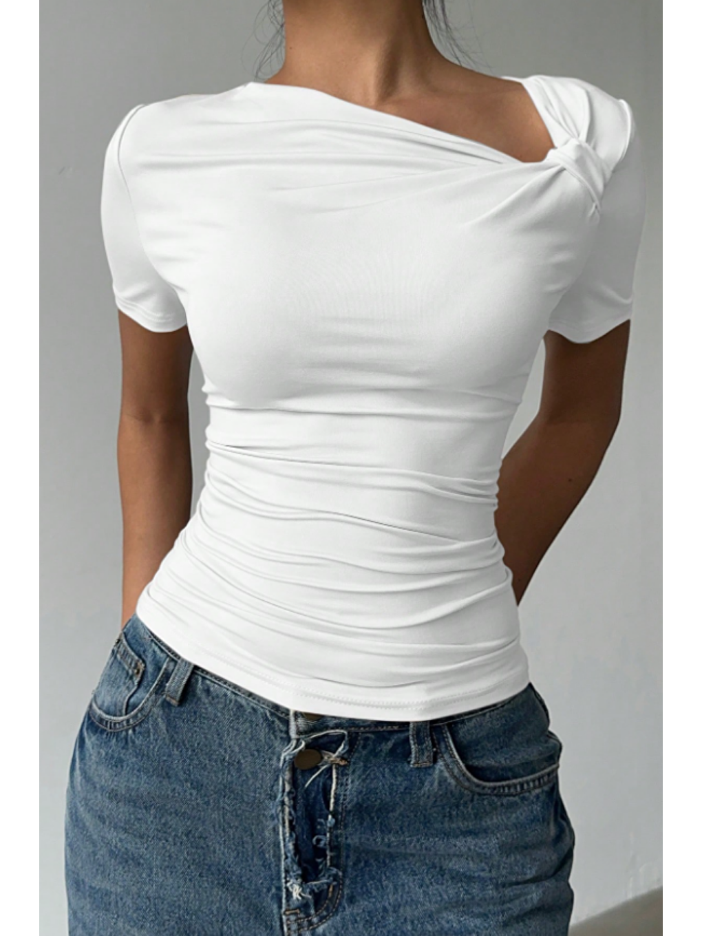 Kadın Beyaz Çapraz Yaka Kısa Kollu Slim Fit Bluz-7