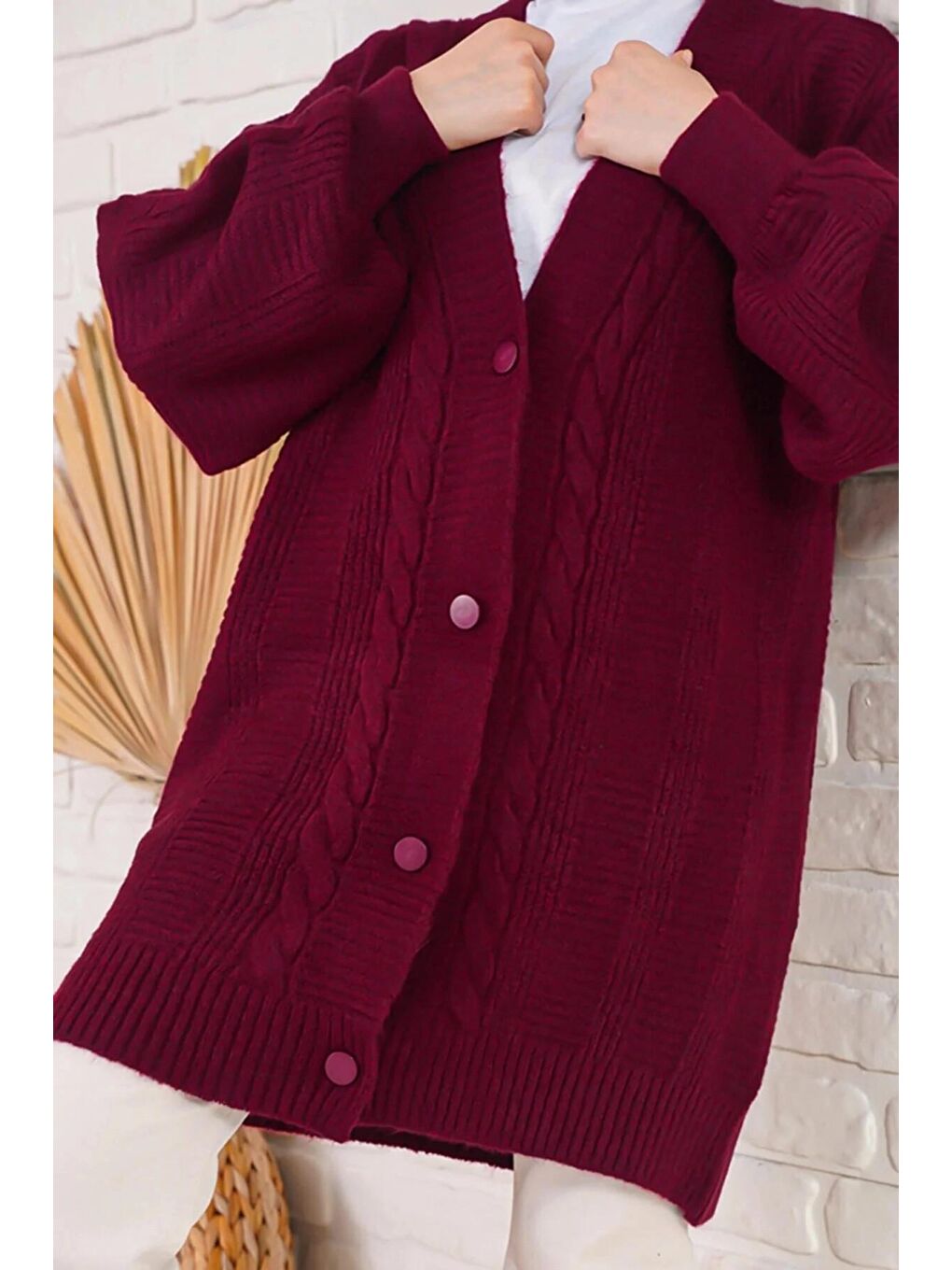 Kadın Bordo Saç Örgü Desen Uzun Düğmeli Rahat Kesim Triko Hırka HZL23W-BD1100691-1