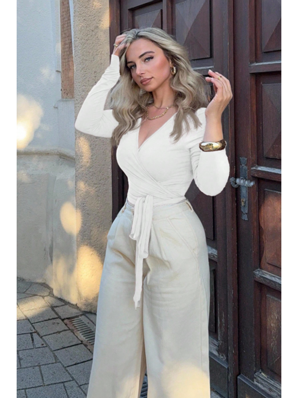 Kadın Beyaz Kruvaze Yaka Uzun Kollu Bağlamalı Slim Fit Bluz