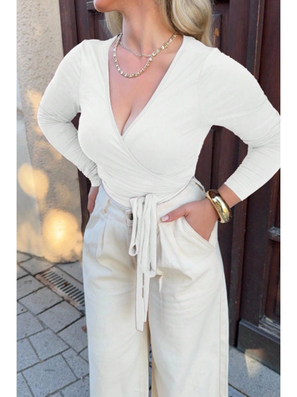 Kadın Beyaz Kruvaze Yaka Uzun Kollu Bağlamalı Slim Fit Bluz-5