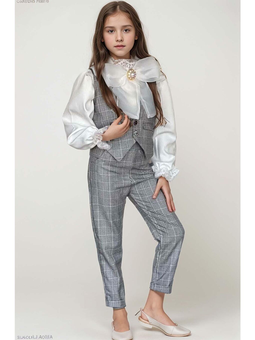 Kız Çocuk V Yaka Yelek ve Boydan Düğmeli Gömlek Gri Alt Üst Takım