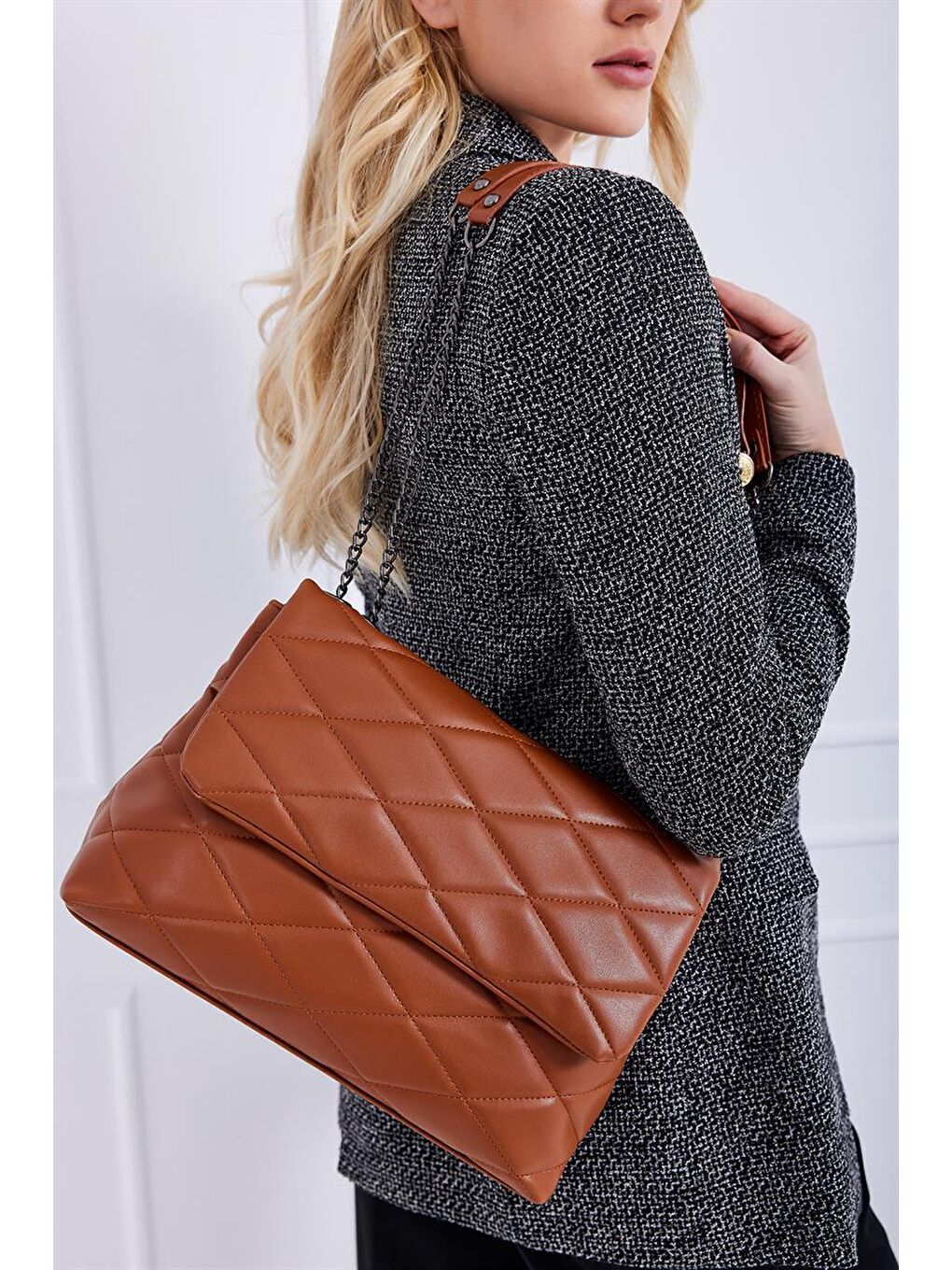 Kahverengi Nakışlı Çapraz Omuz Çantası Taba