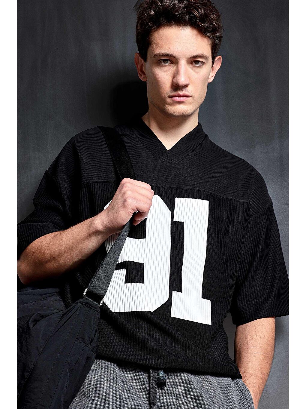 Erkek Oversize Baskılı V Yaka Forma T-Shirt Siyah-2