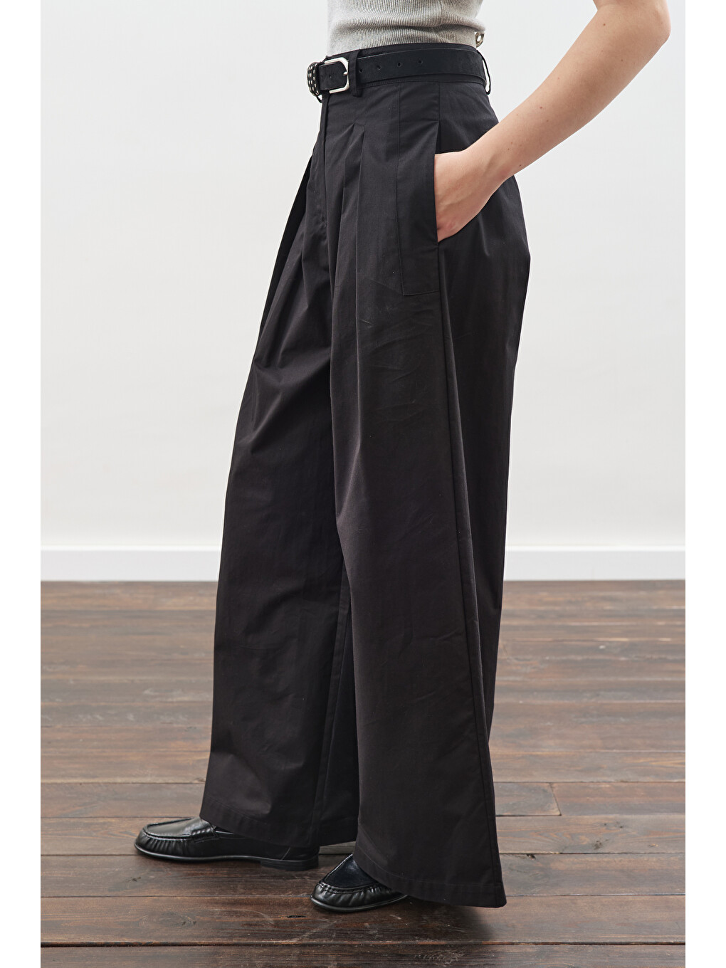 Geniş Pileli Gabardin Pantolon Siyah-4